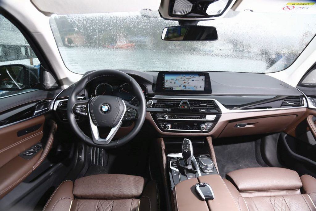 BMW 5.20i iç mekan