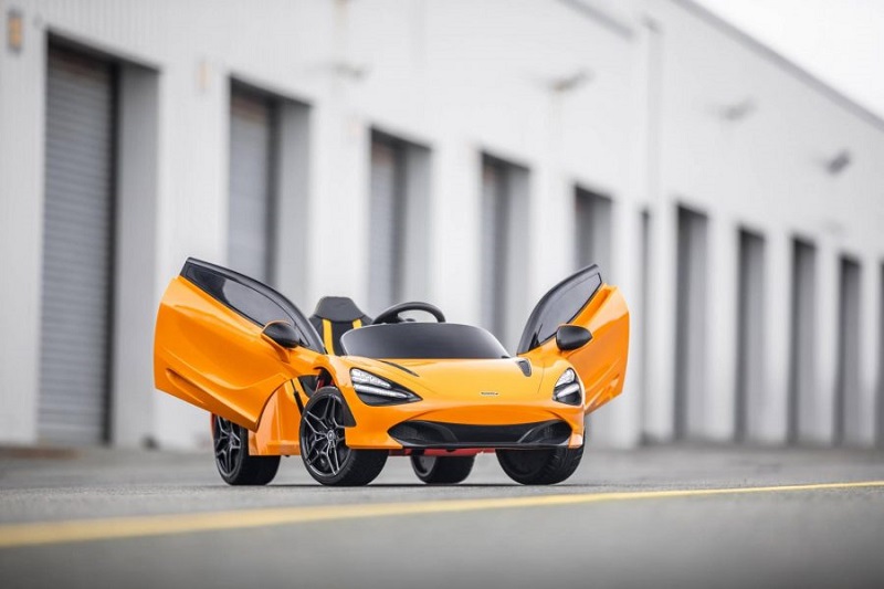 Akülü Oyuncak Araba McLaren 720S