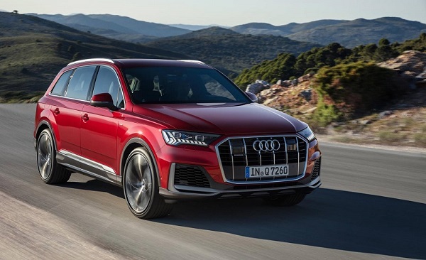 SUV Audi Q7 Yenilendi