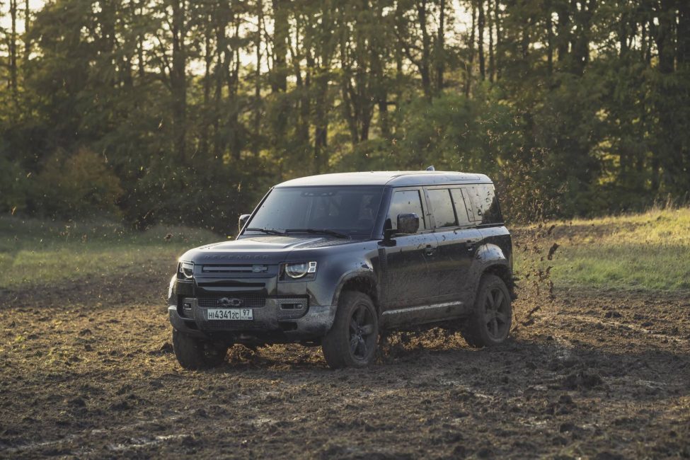 James Bond Land Rover Defender.