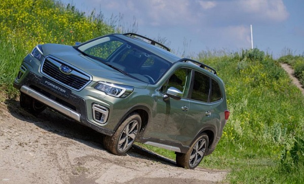 Yeni Subaru Forester Harekete Güven diyor.
