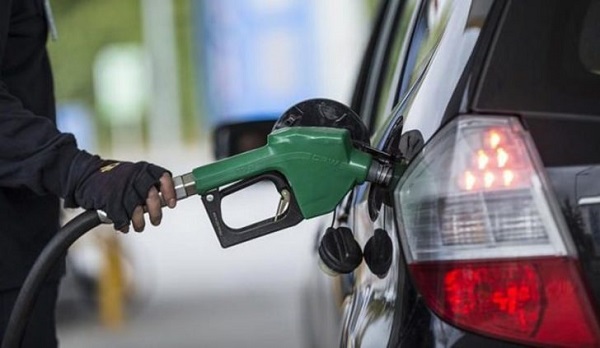 benzin 13 Mart indirimli fiyatlar.