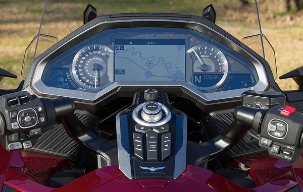 Honda Gold Wing Android Auto.