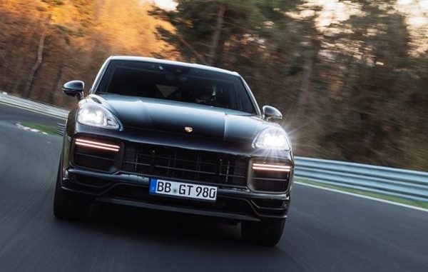 Porsche Cayenne Nurburgring rekoru.